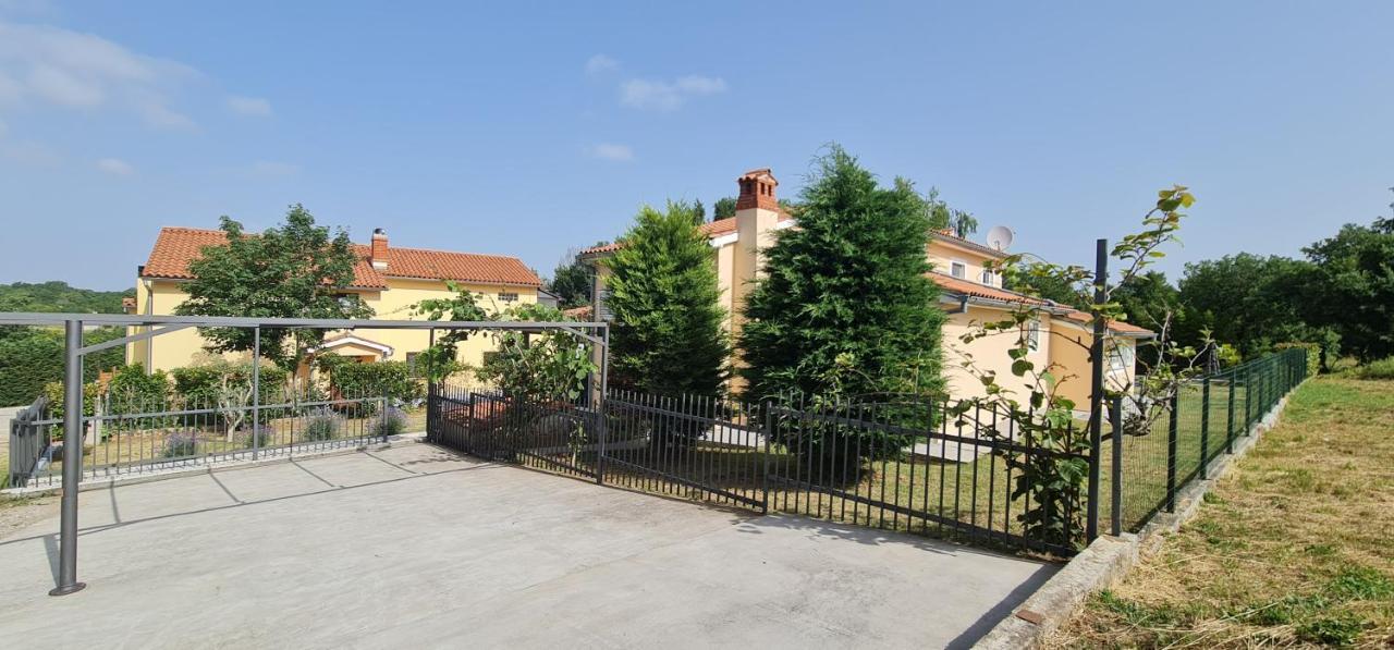 Sunny Garden Villa With Pool Loborika 외부 사진