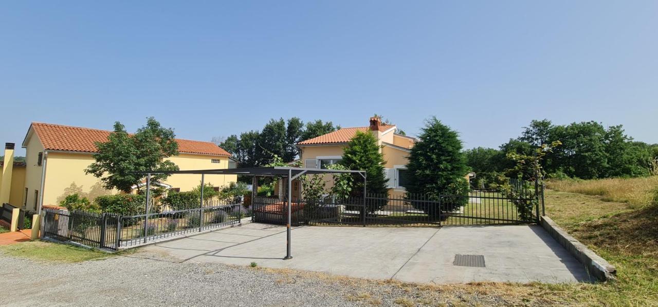Sunny Garden Villa With Pool Loborika 외부 사진
